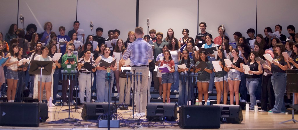 LB24-Mass-Choir-wIan-CROP3-